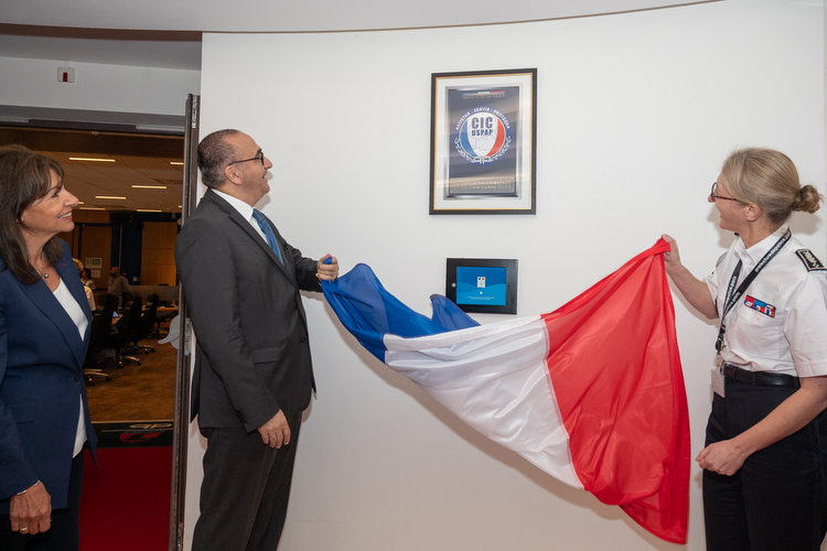 Laurent Nuñez dévoile un cadre "CIC DSPAP", inaugurant la salle de commandement