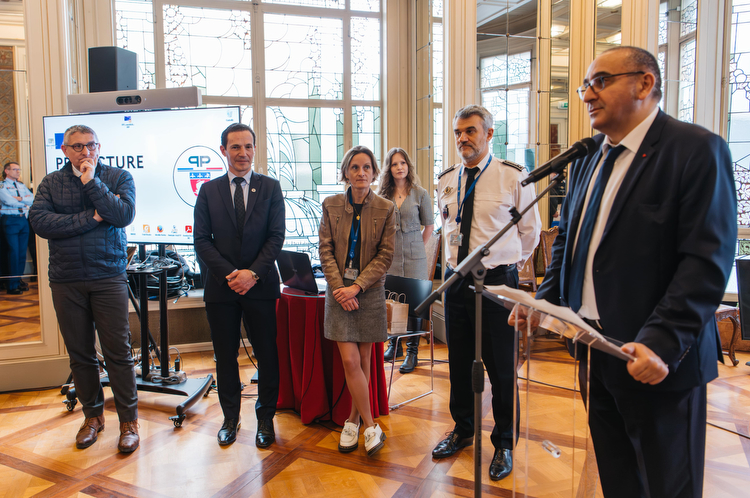 Discours de Laurent Nuñez aux côtés d'agents