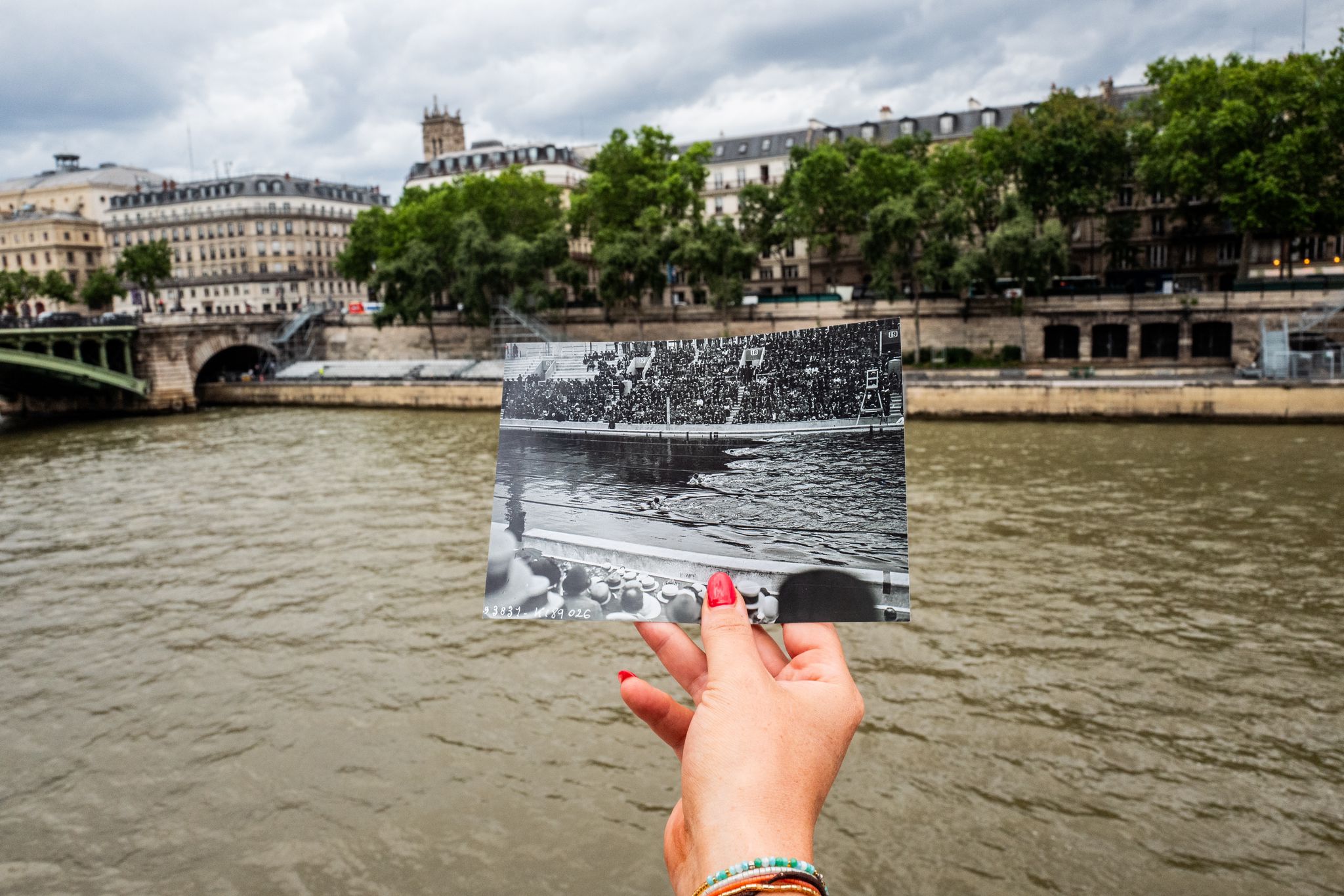 Photo illustrant les bords de Seine en 1924 et en 2024