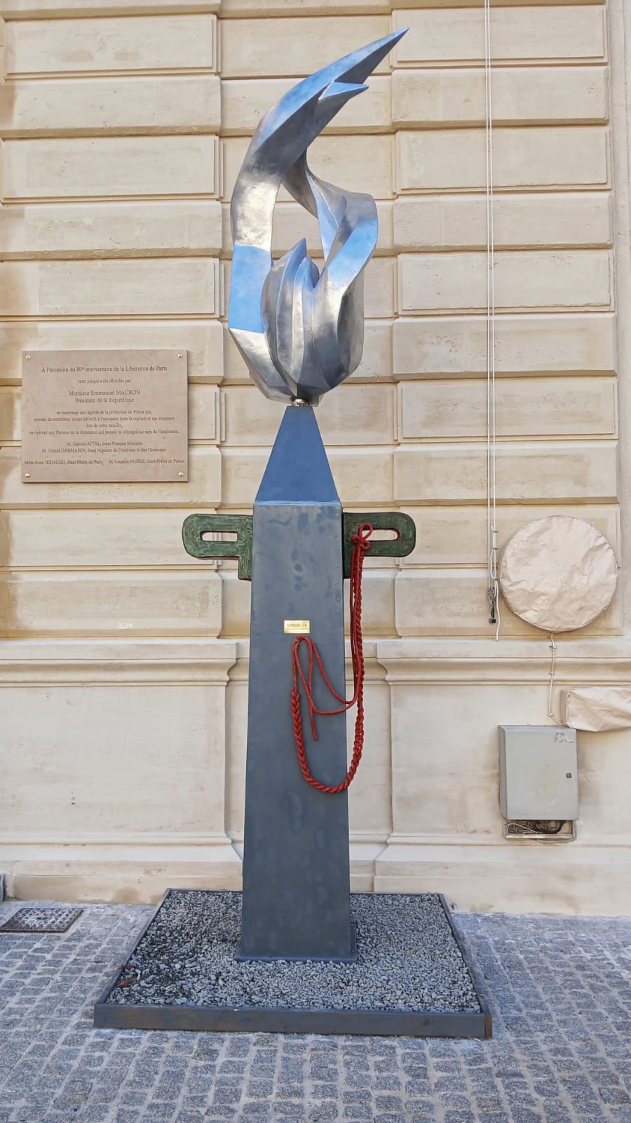 Sculpture en hommage aux policiers résistants